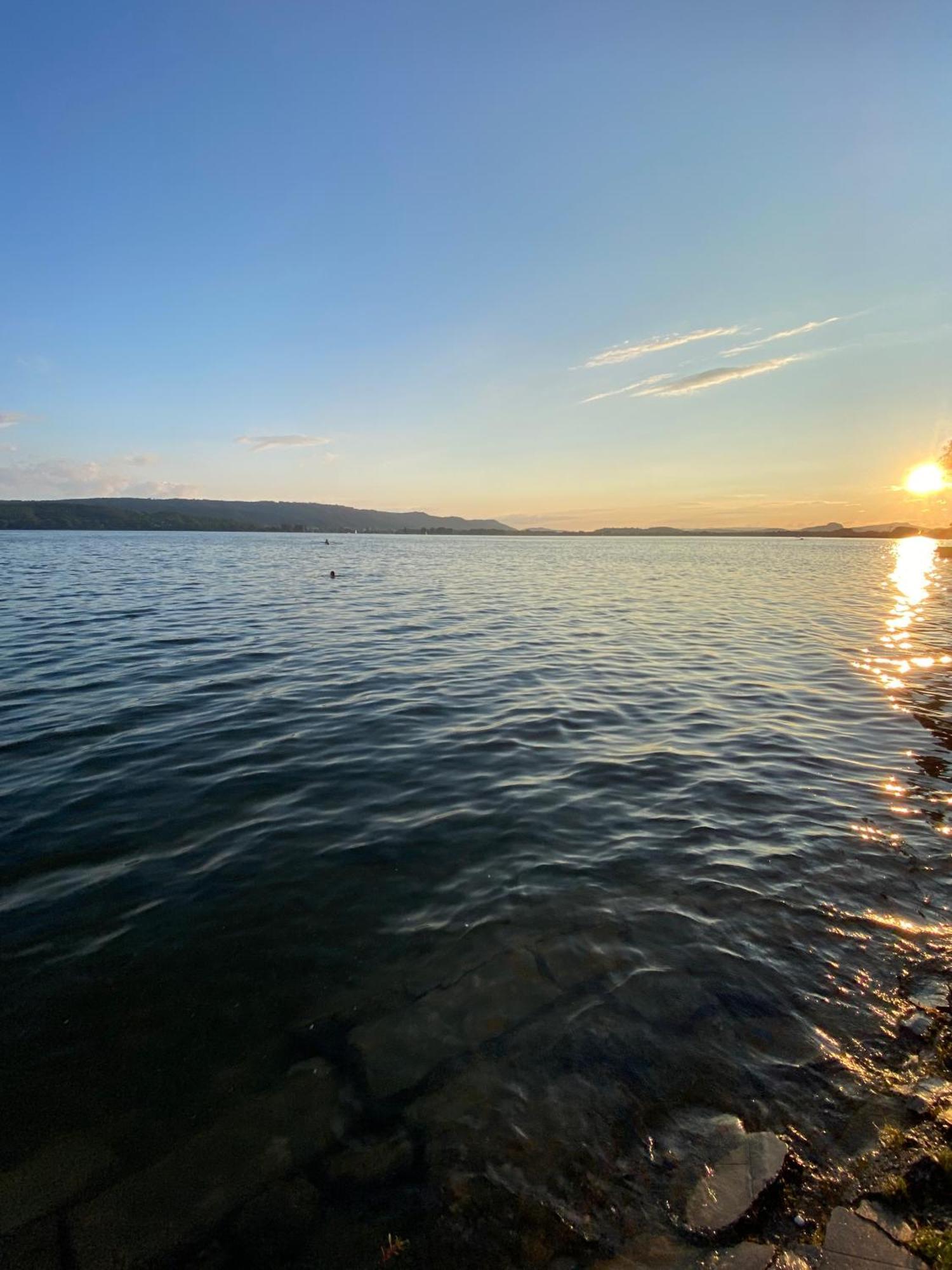Ferienwohnung Seeromantik In 2 Minuten Am See Radolfzell am Bodensee Exteriör bild
